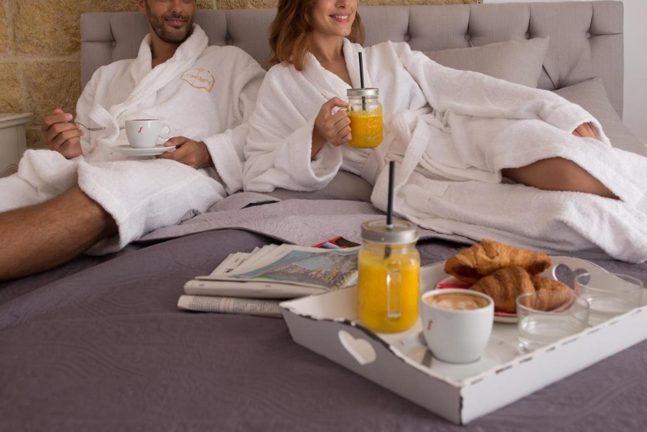Mare Versus Luxury Suites 바를레타 외부 사진