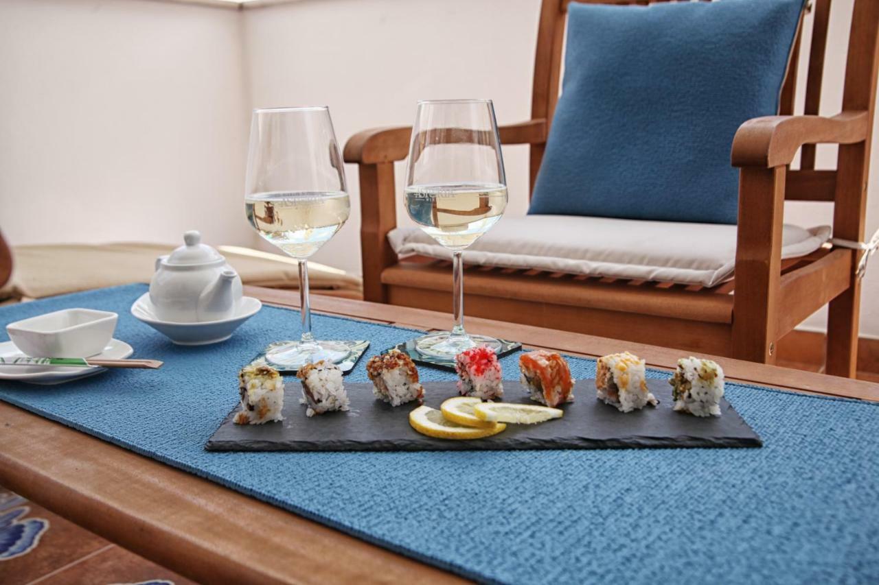 Mare Versus Luxury Suites 바를레타 외부 사진